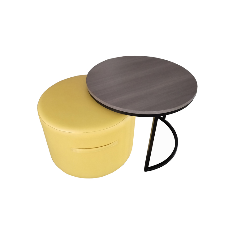 Table ronde et ottomane