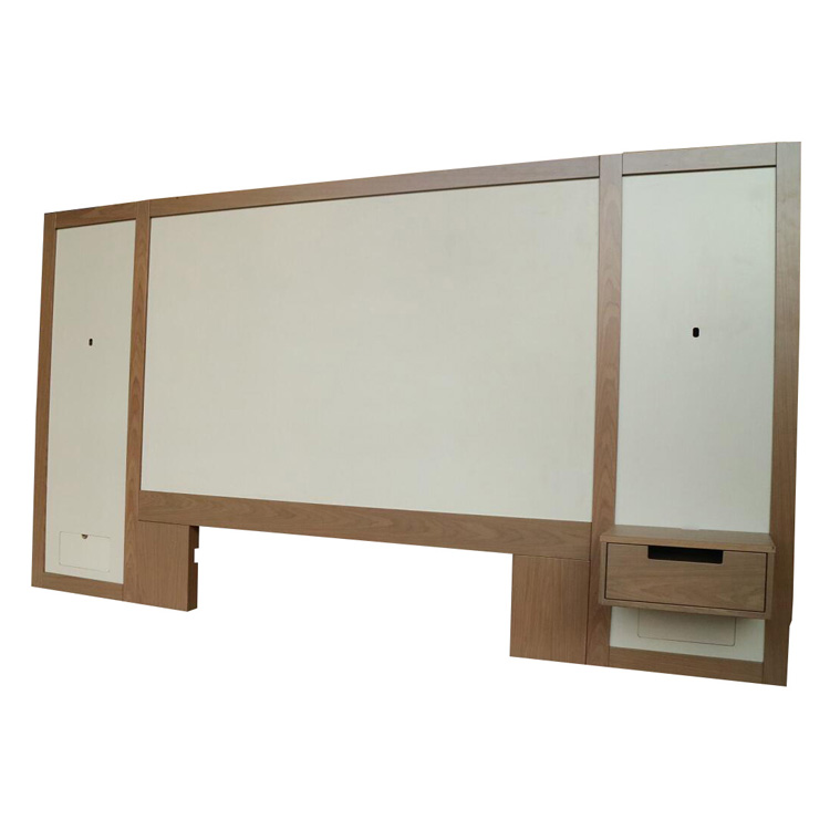 T&ecirc;te de lit roi